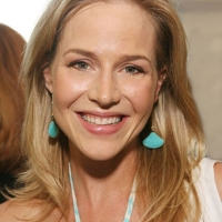 Julie_Benz