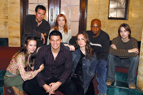 Angel_season_4_cast_picture