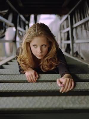 Buffy_crawling