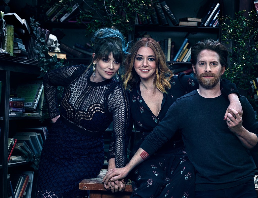 jw-ew_13-alyson-amber-seth-library.jpg